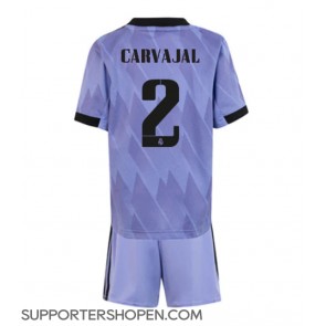 Real Madrid Daniel Carvajal #2 Bortatröja Barn 2022-23 Kortärmad (+ korta byxor)